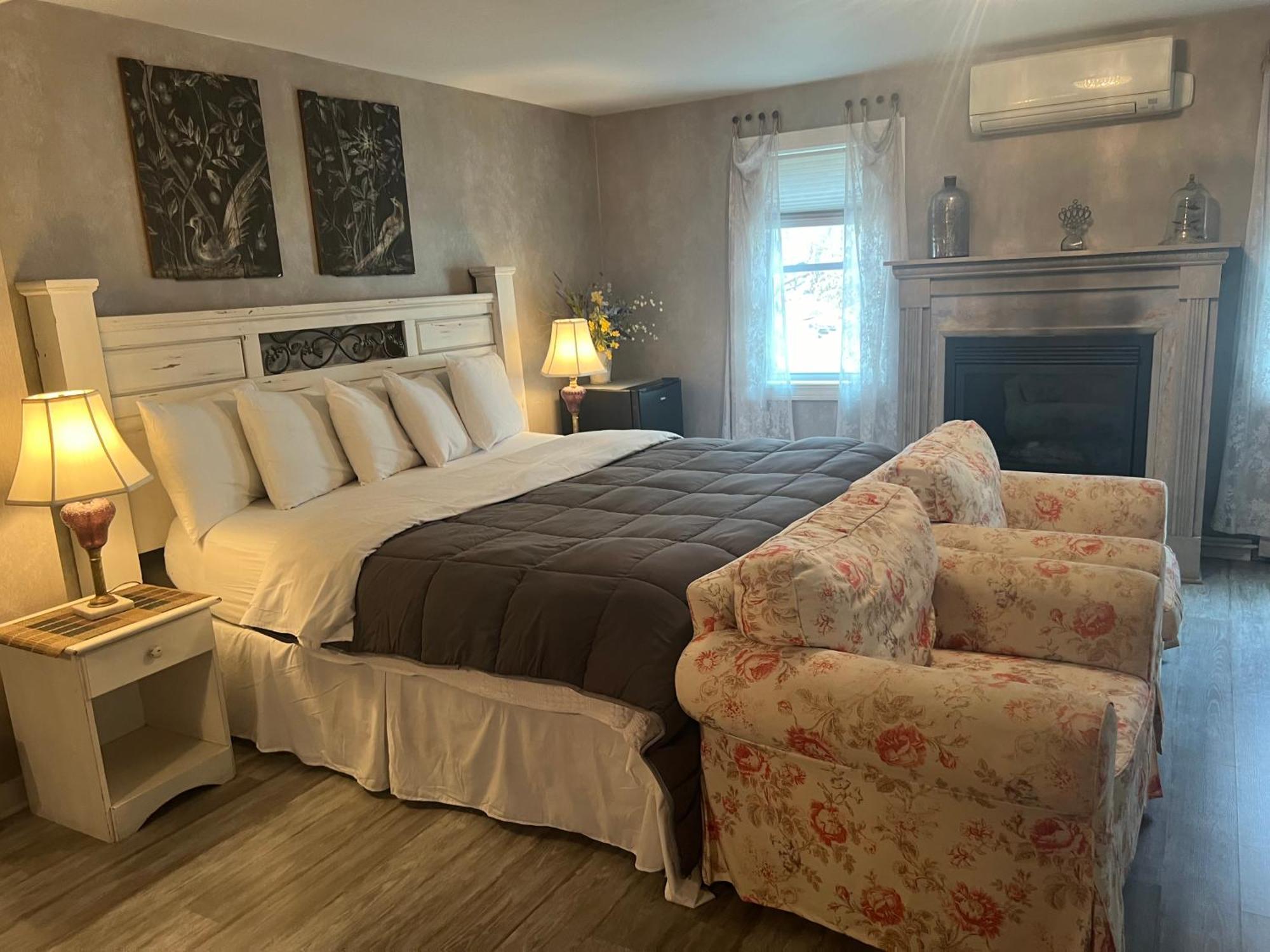 The Vermont Inn Mendon Ngoại thất bức ảnh