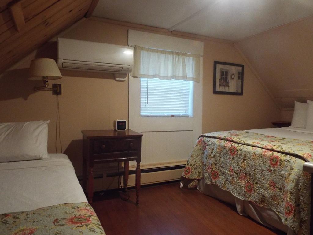 The Vermont Inn Mendon Ngoại thất bức ảnh