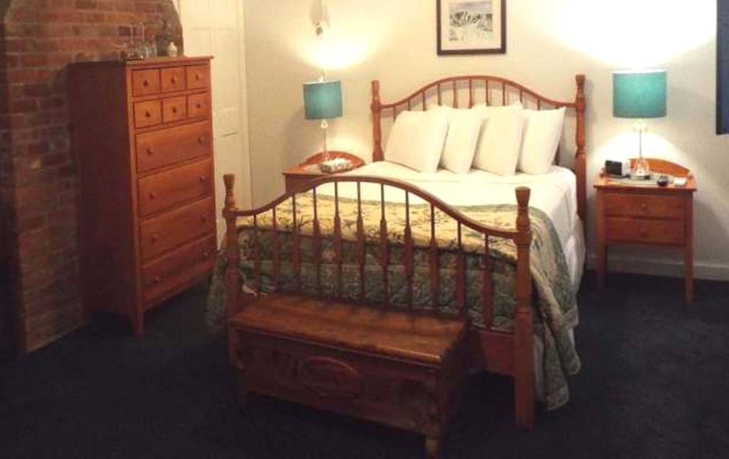 The Vermont Inn Mendon Ngoại thất bức ảnh