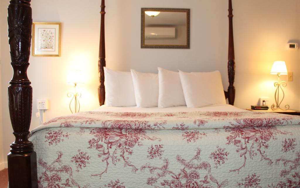 The Vermont Inn Mendon Ngoại thất bức ảnh